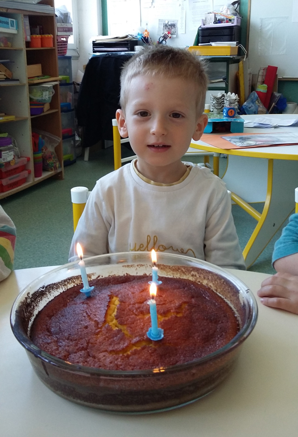 Classe De Maternelle Tps Ps Anniversaire D Avril Ecole Jeanne D Arc