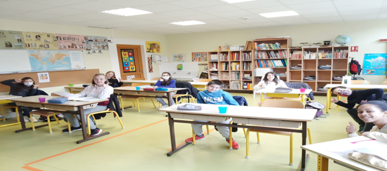 Classe de CM1-CM2, la rentrée de 8 élèves ce mardi 12 mai.
